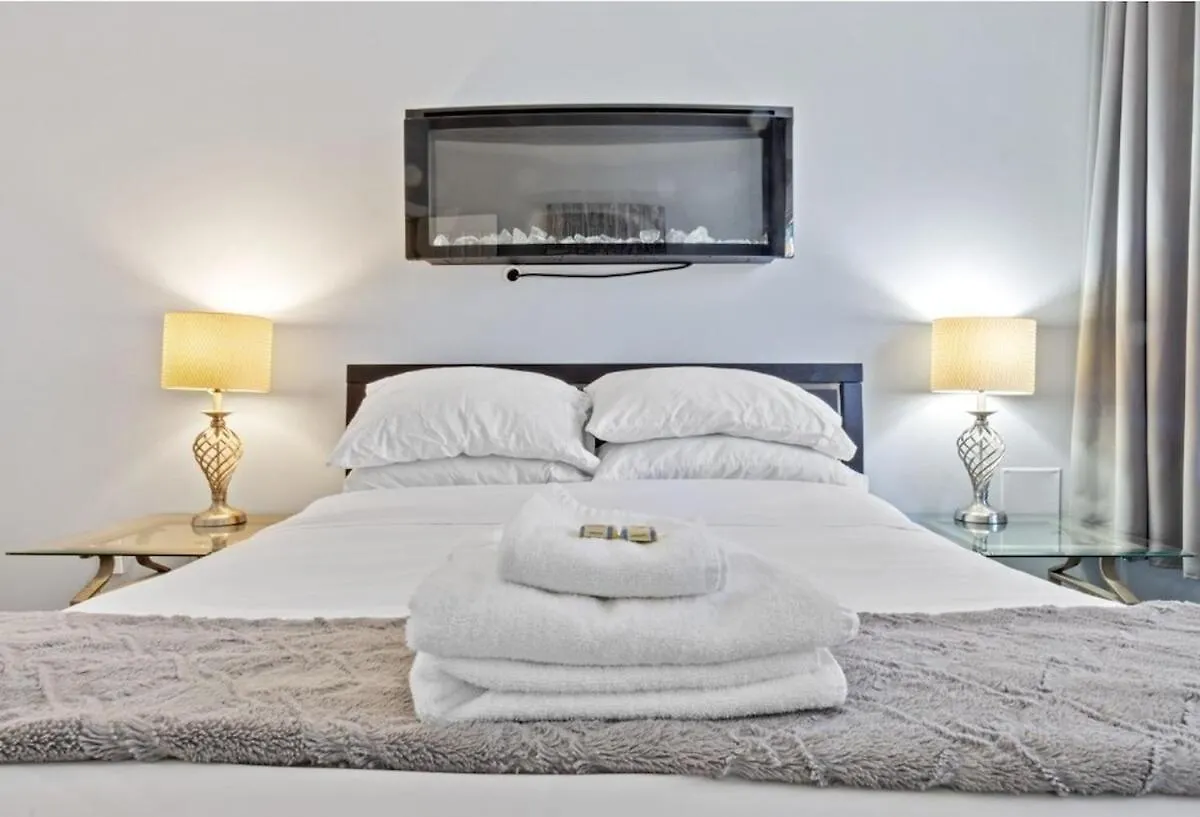 Cozy 1 Bedroom Downtown Central Vancouver Canada