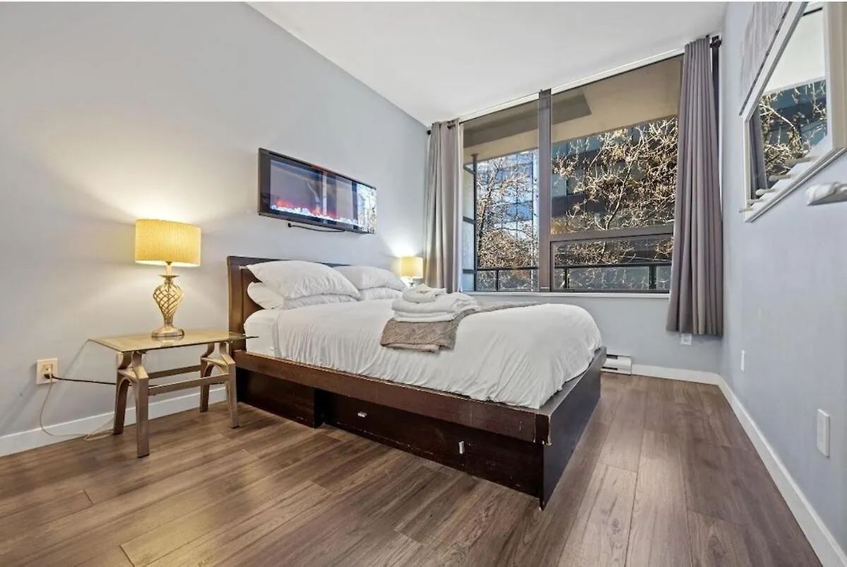 Cozy 1 Bedroom Downtown Central Vancouver 0*,  Canada
