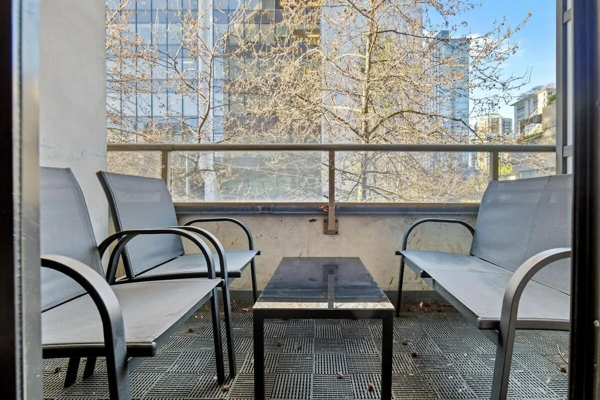 Cozy 1 Bedroom Downtown Central Vancouver Apartment