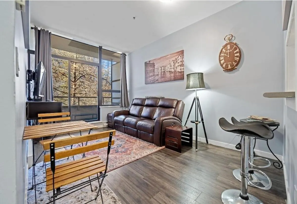 Apartment Cozy 1 Bedroom Downtown Central Vancouver