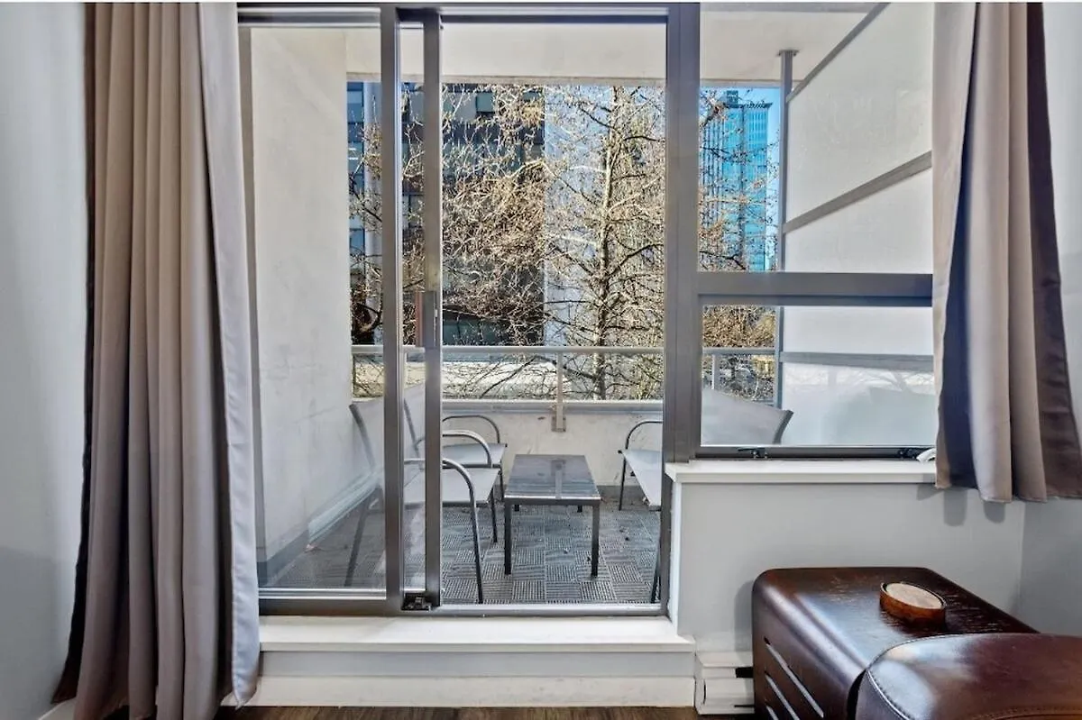 Cozy 1 Bedroom Downtown Central Vancouver Canada